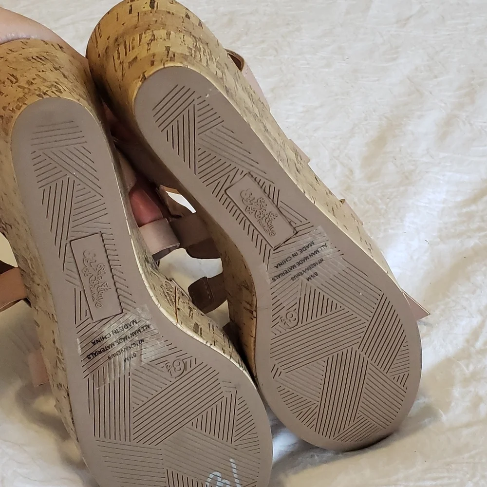 SELF ESTEEM  NUDE PLATFORMS SANDALS SIZE 81/2 NEW